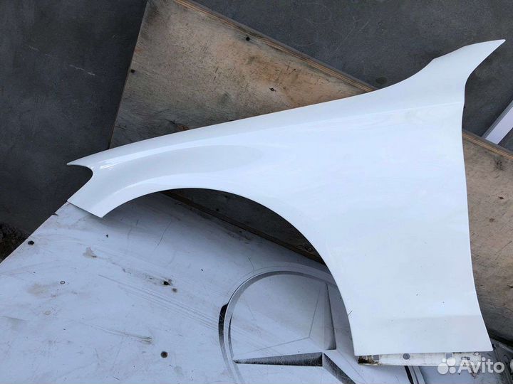 Крыло левое мерседес 205