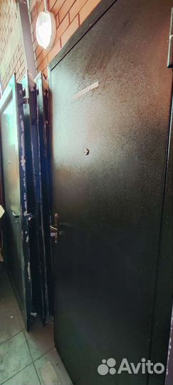 Дверь входная металлическая