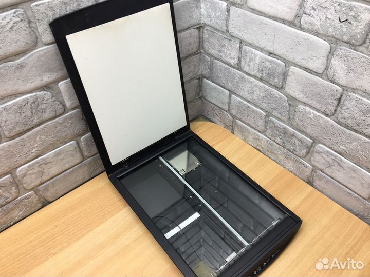 Планшетный сканер Canon CanoScan LiDE 110