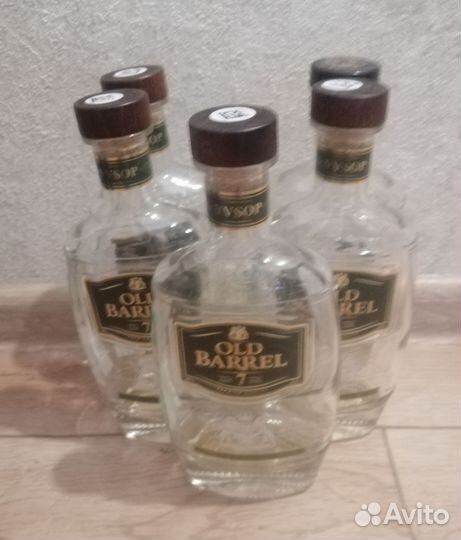 Бутылки из-под коньяка