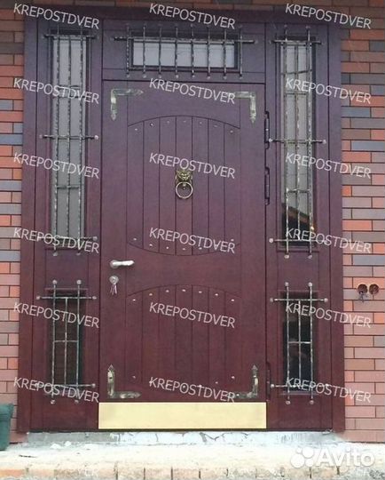 Дверь входная металлическая с зеркалом