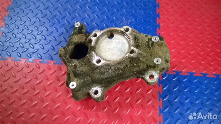 Кулак поворотный передний левый BMW 6-серия E63