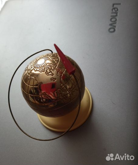 Сувенир глобус с ракетой