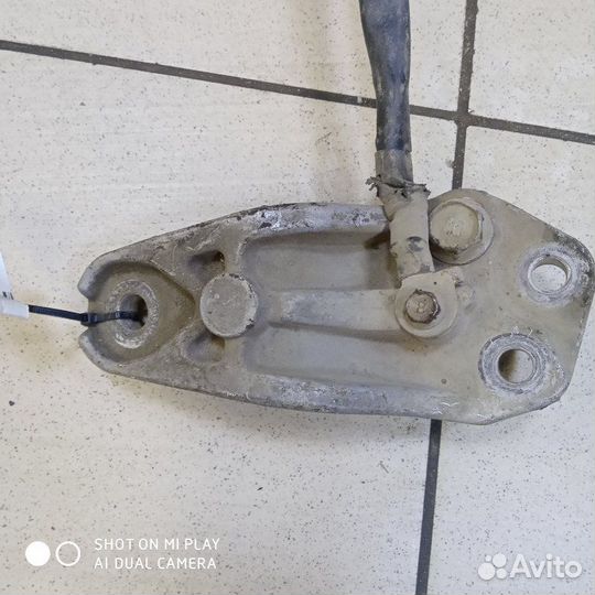 Кронштейн двигателя правый Kia Ceed 2