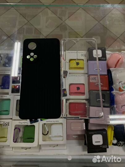 Защитные стекла и чехлы Honor 50