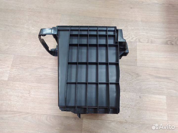 Бокс центральной консоли Mazda 3 BK 2003-2006 хэтч