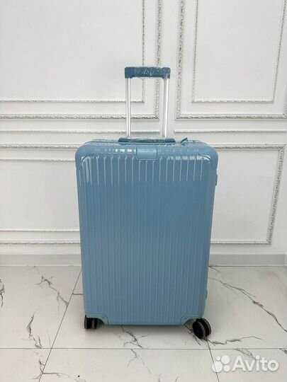 Чемодан rimowa