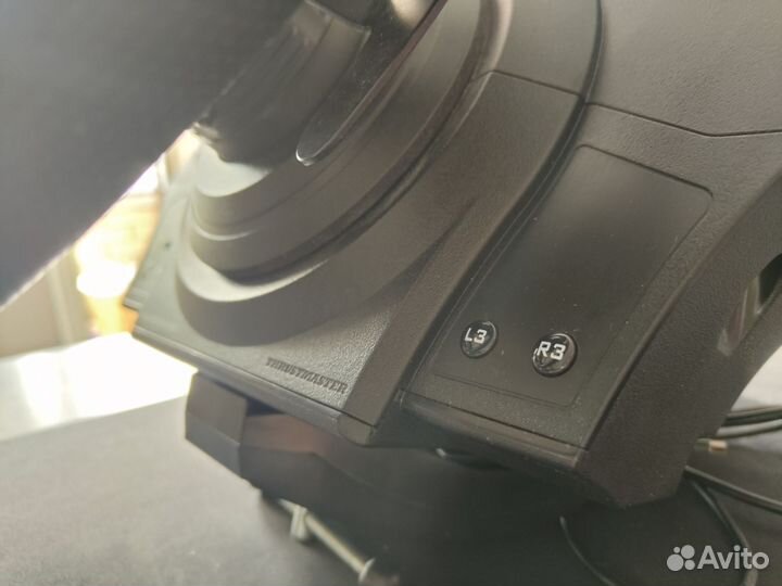 Руль Trustmaster T300