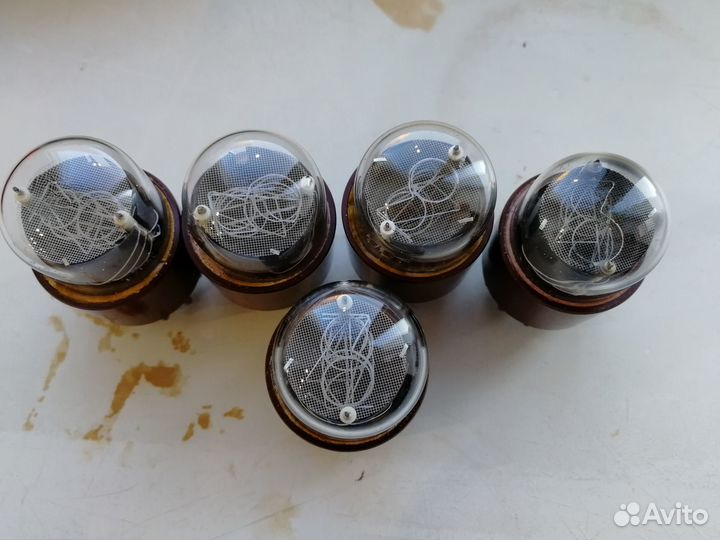 Лампы ин-1(5 штук) и ин-4(4 штуки)