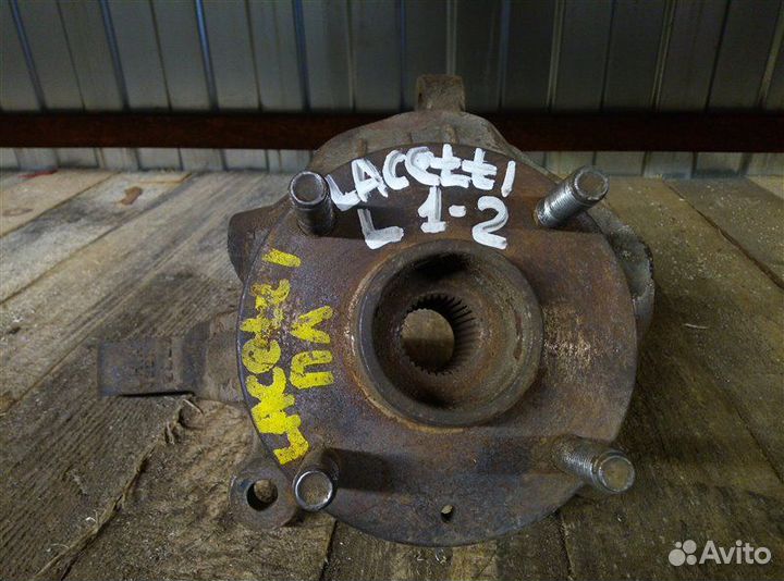 Кулак (цапфа) передний левый Chevrolet Lacetti