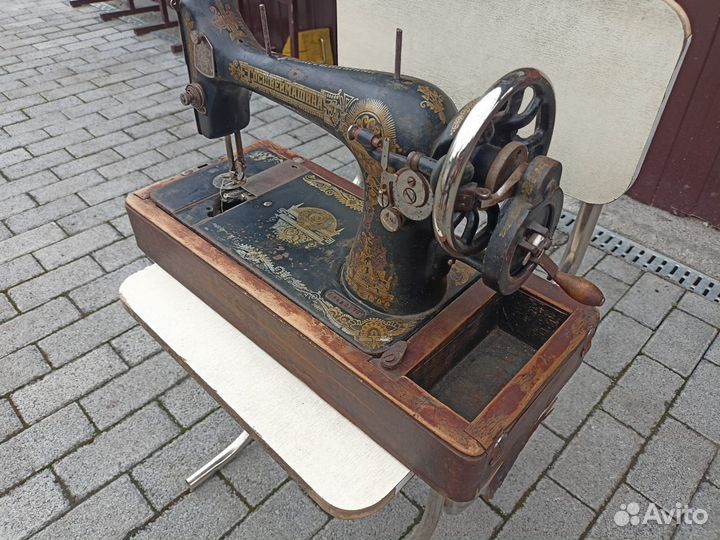 Машины швейные старинные