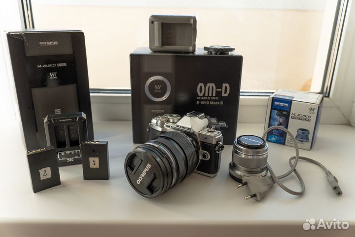 Olympus OMD EM10 Mark 3 Body+ olympus 45mm 1.8