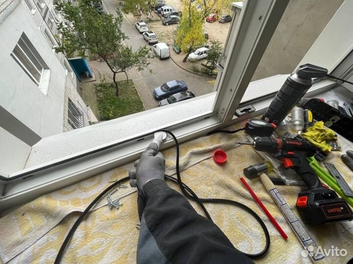 Детские замки на окна, ручки, гребенки установка