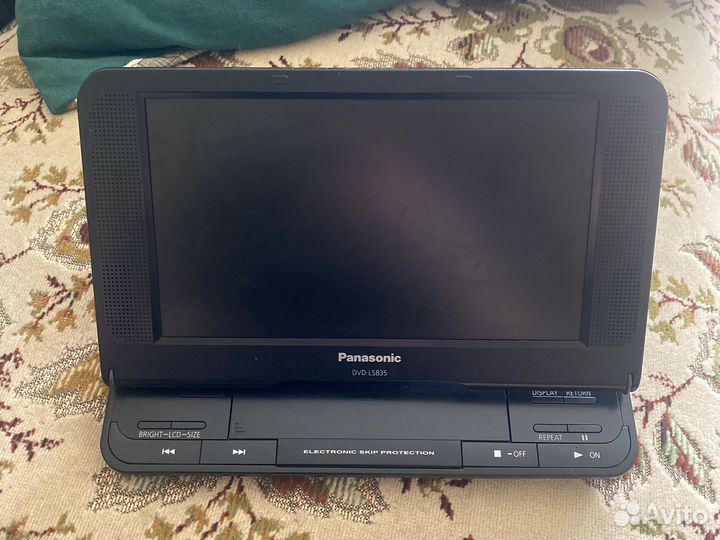 Портативный dvd плеер Panasonic DVD-LS835