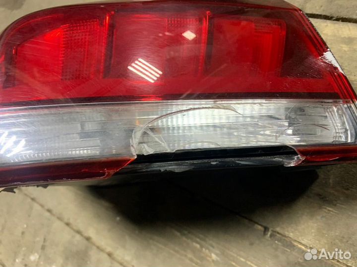 Фара задняя левая в крыло Genesis G80 2017 год