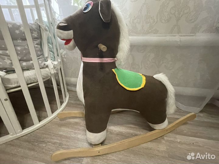 Лошадь качалка