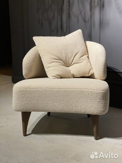 Дизайнерское кресло