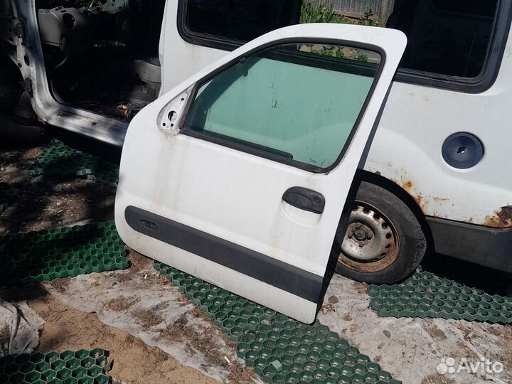 Renault kangoo 2003 год в разборе