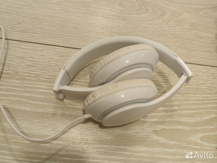 Проводные наушники