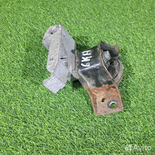 Подушка двигателя правая Ниссан Ноут Е11 HR16