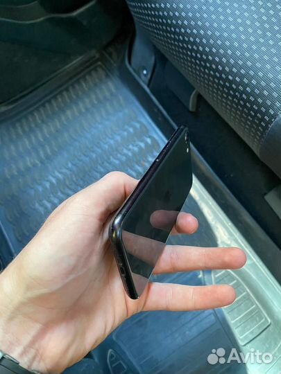 Телефон iPhone se 2020