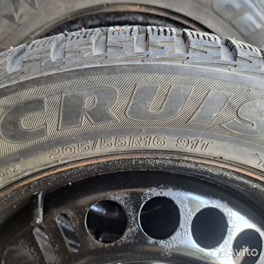 R16 Goodyear UltraGrip 500 205/55, PCD 5x120 DIA 67.1