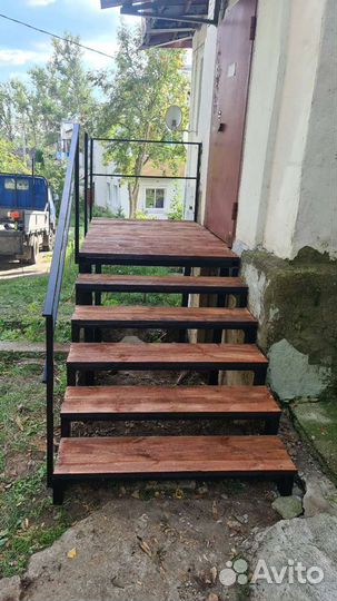 Лестница из металла