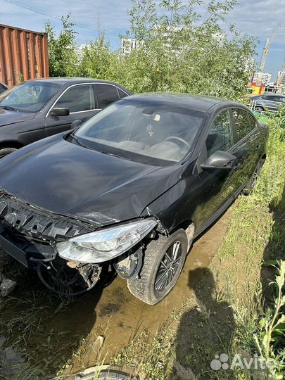 Renault Fluence 2.0 CVT, 2011, битый, 330 000 км