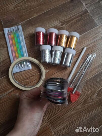 Набор инструментов и декора для маникюра