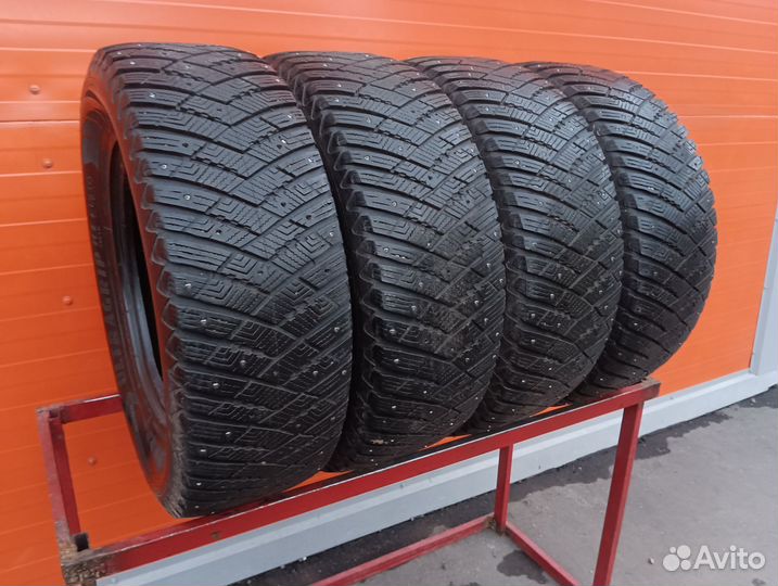 Goodyear UltraGrip Ice Arctic SUV 265/65 R17 112V