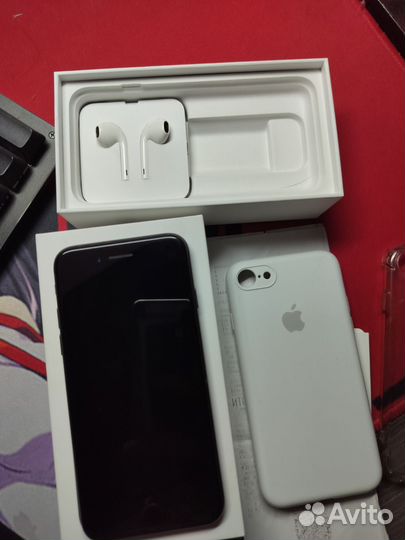 Телефон iPhone 7