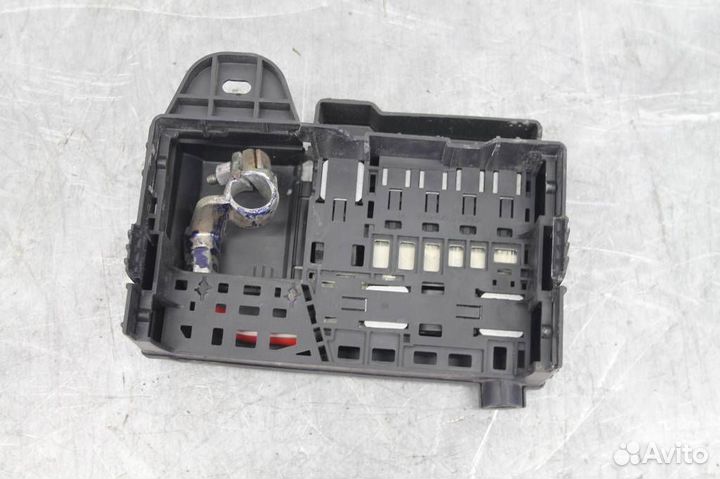 Крышка блока предохранителей Chevrolet Cruze 2013