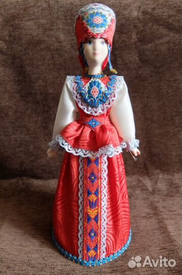 Кукла коллекционная фарфоровая Санкт-Петербург