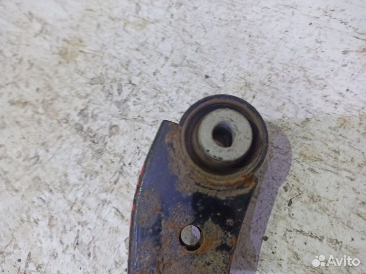 Рычаг задний верхний левый