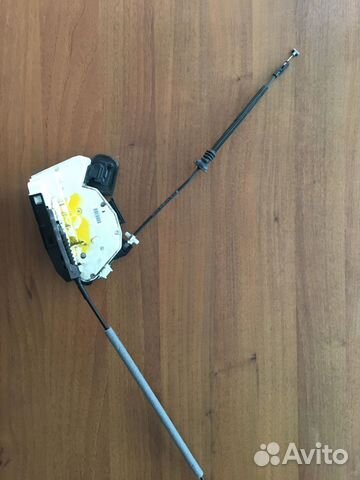 Замок двери задний правый 5TA839016D