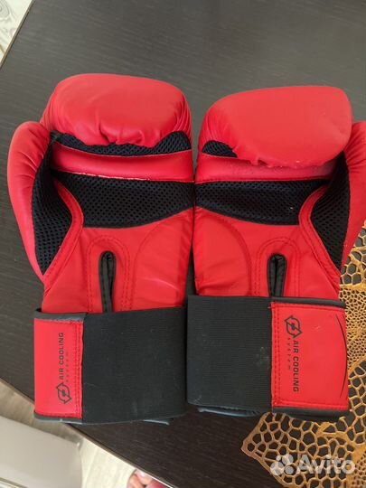 Боксерские перчатки детские domyos