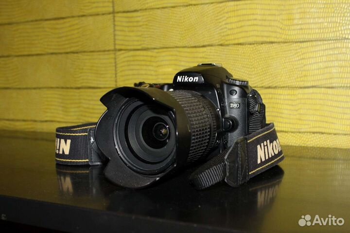 Зеркальный фотоаппарат Nikon D3000