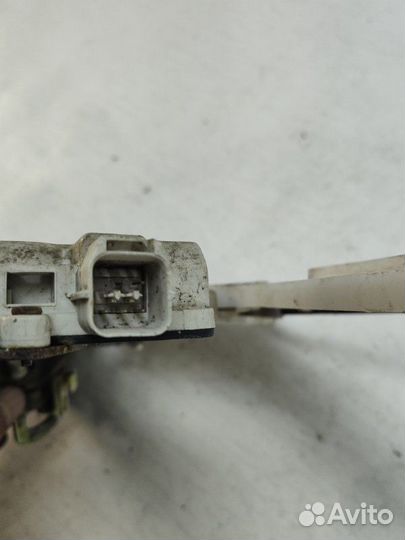 Замок боковой двери задний левый Hyundai Elantra