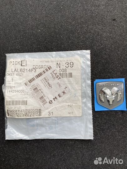 Эмблема на капот dodge intrepid оригинал