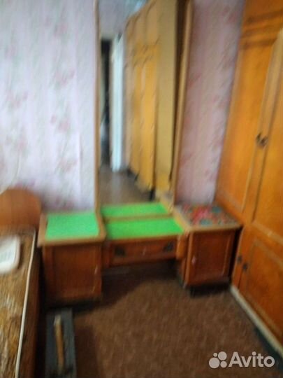 Трюмо с зеркалом