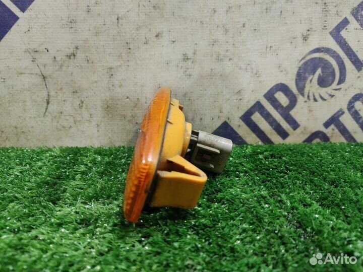 Повторитель поворота передний правый Hyundai Santa