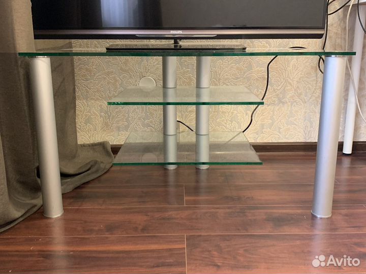 Стеклянная тумба под тв