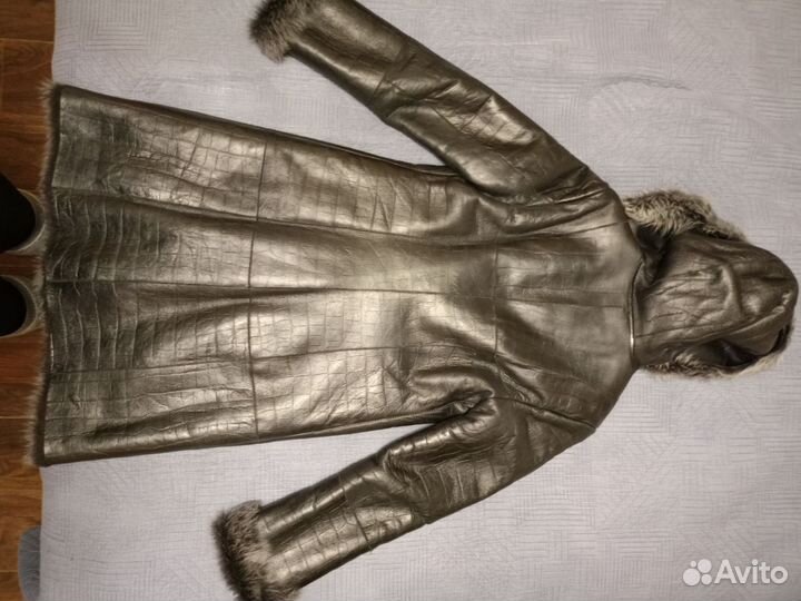 Дубленка натуральная женская с капюшоном