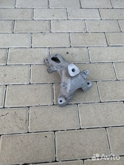 Опора двигателя audi Q5 3.0 TDI 8k0199308bj