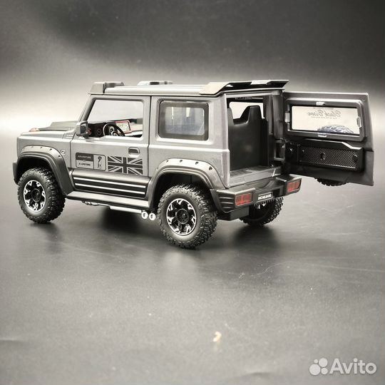 Модель автомобиля Suzuki Jimny 1:24 (20см)