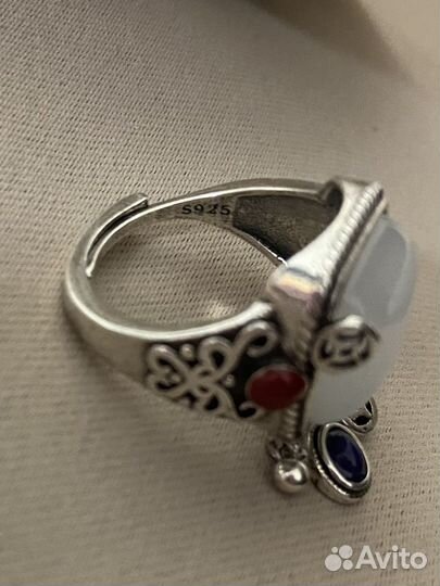 Кольцо с нефритом