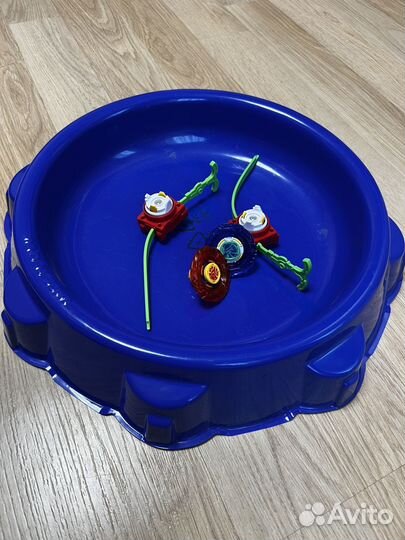 Infinity Nado арена вместе с волчками