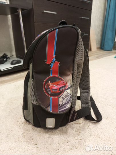 Рюкзак школьный