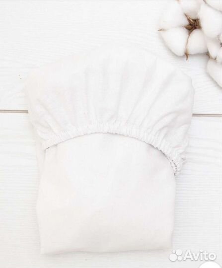 Простынь на резинке в детскую кроватку