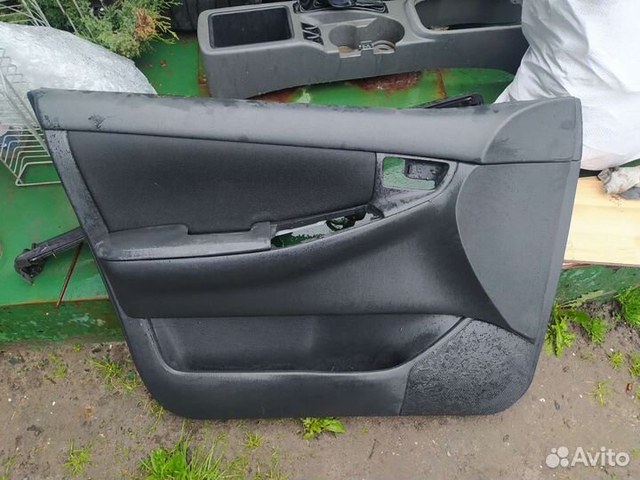Toyota corolla 120 обшивка двери передняя левая